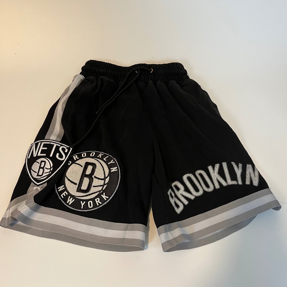 Pro Standard Brooklyn Nets Vintage Style Basketball Shorts Mens Medium Black NBA